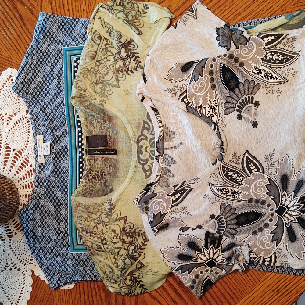 Loft Bundle of Soft Printed T-shirts S